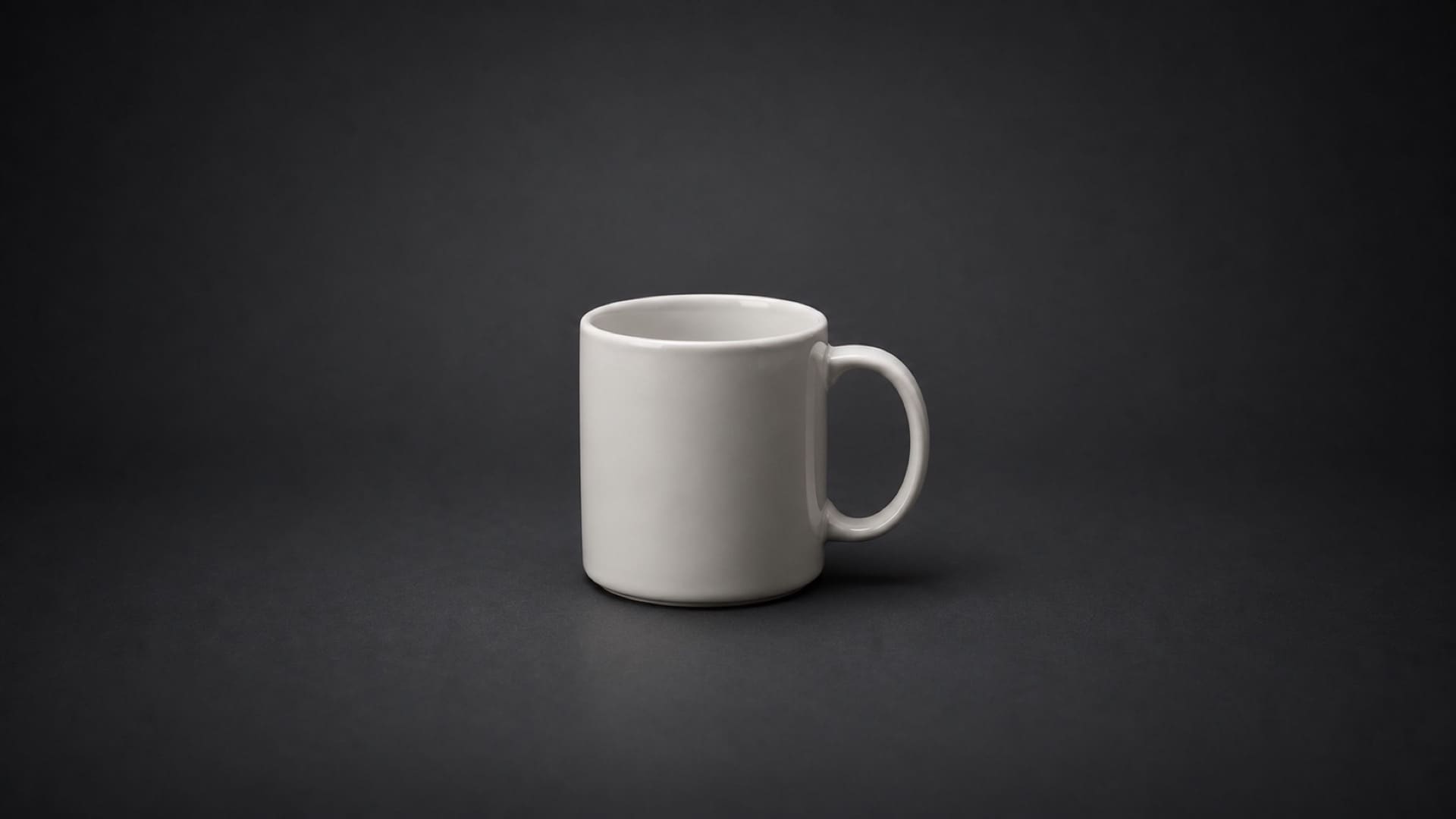 Taza de café de cerámica media (vacía)