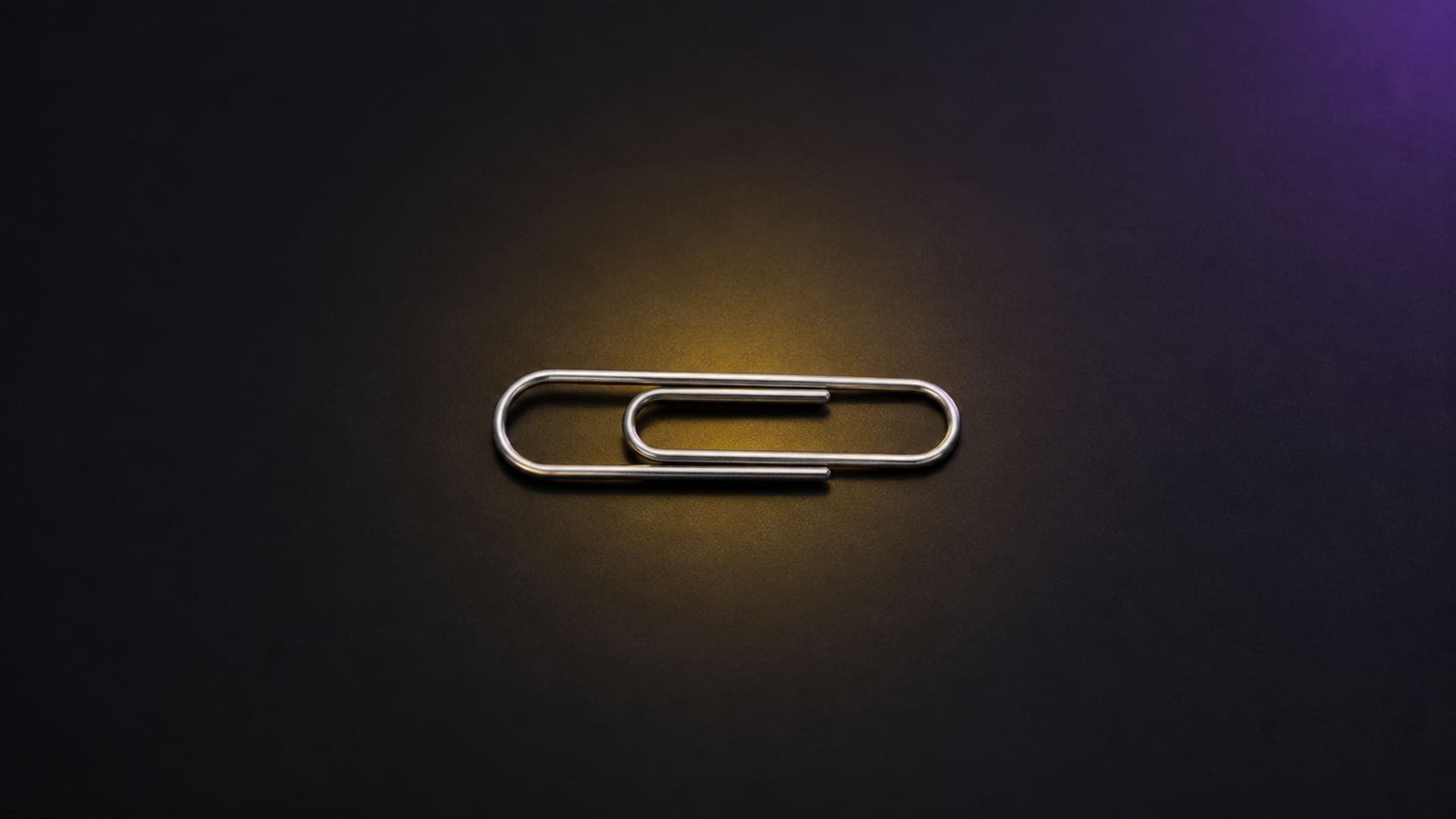 Standard paperclip
